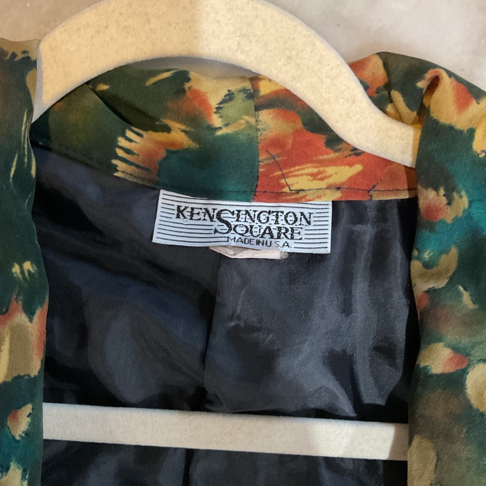 Vibrant Patterned Women's Blazer - image 2